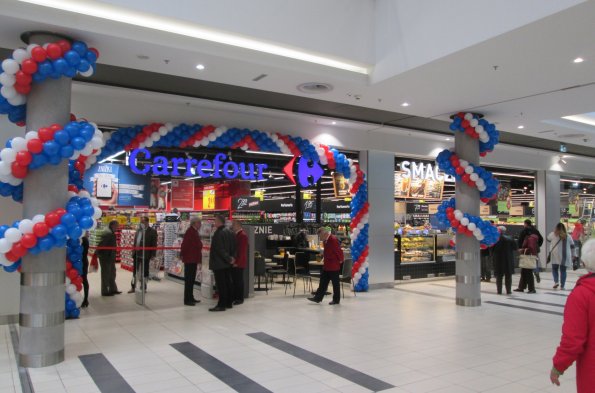 Carrefour w Centrum Handlowym Focus Mall w Piotrkowie Trybunalskim