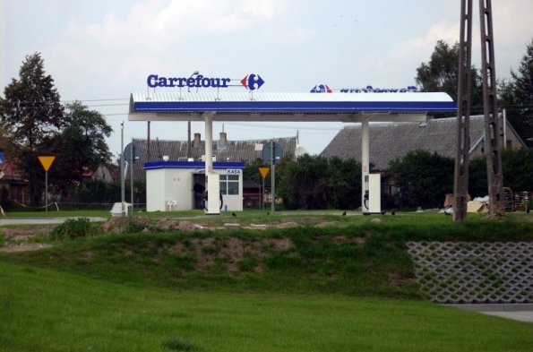 Centrum handlowe Carrefour w Mławie